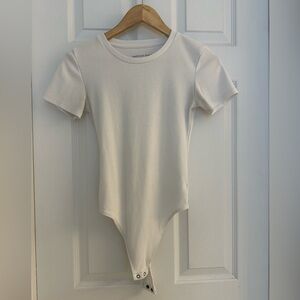 American Eagle Ribbed Short Sleeve Bodysuit – XS – White/Ivory